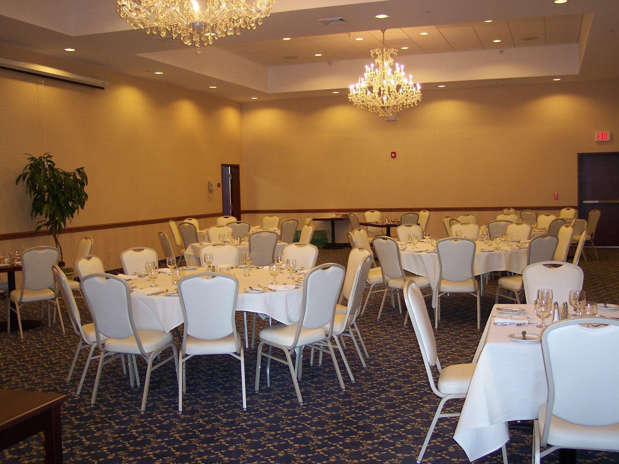 Best Western Plus Ticonderoga Restaurant photo