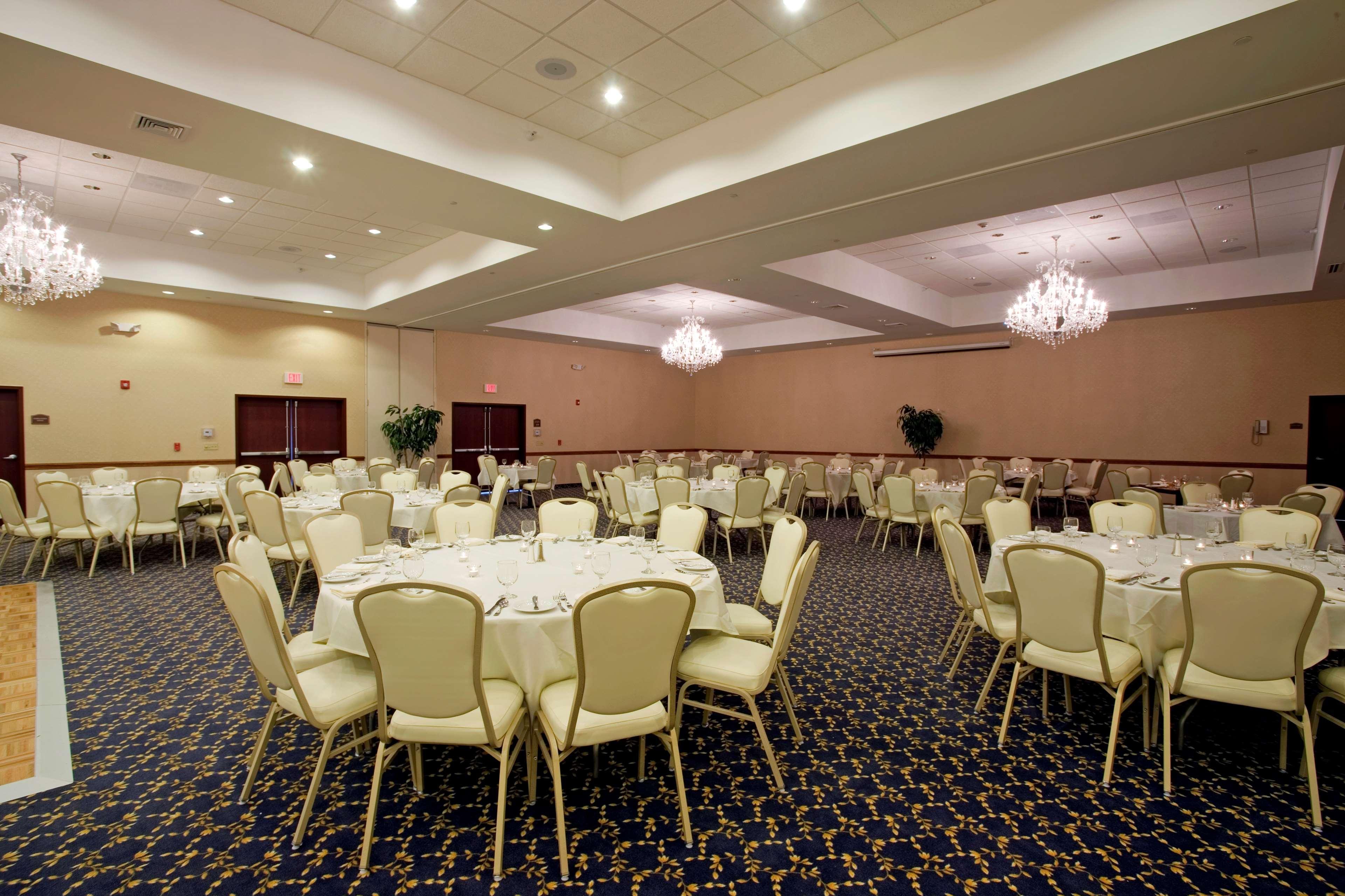 Best Western Plus Ticonderoga Restaurant photo